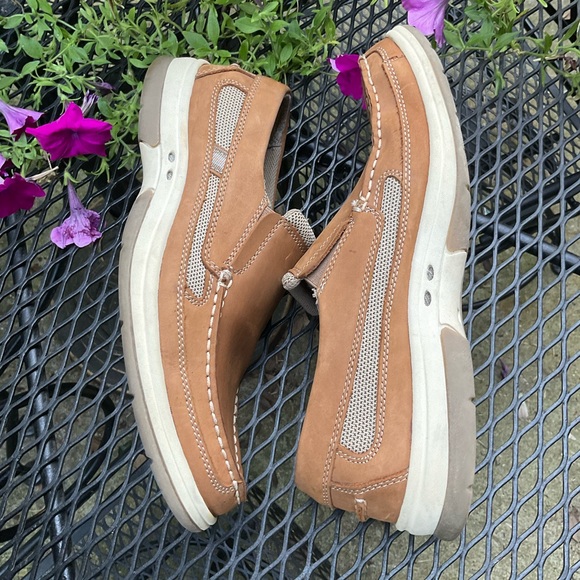 Men’s Khombu Comfortable Tan Leather Upper Slip On Shoes! - Picture 4 of 15